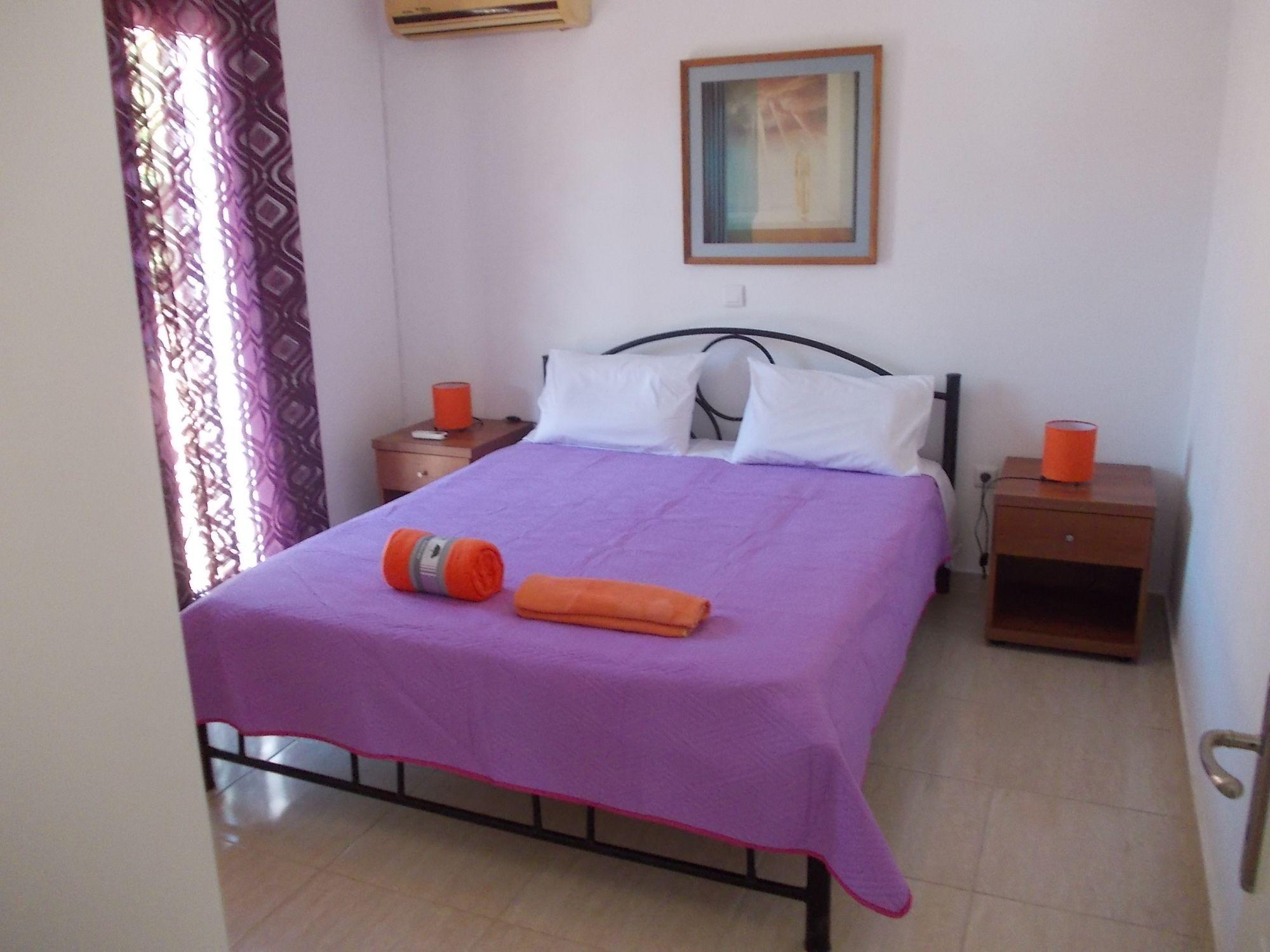 Sarakinos Apartments Barbati Ngoại thất bức ảnh