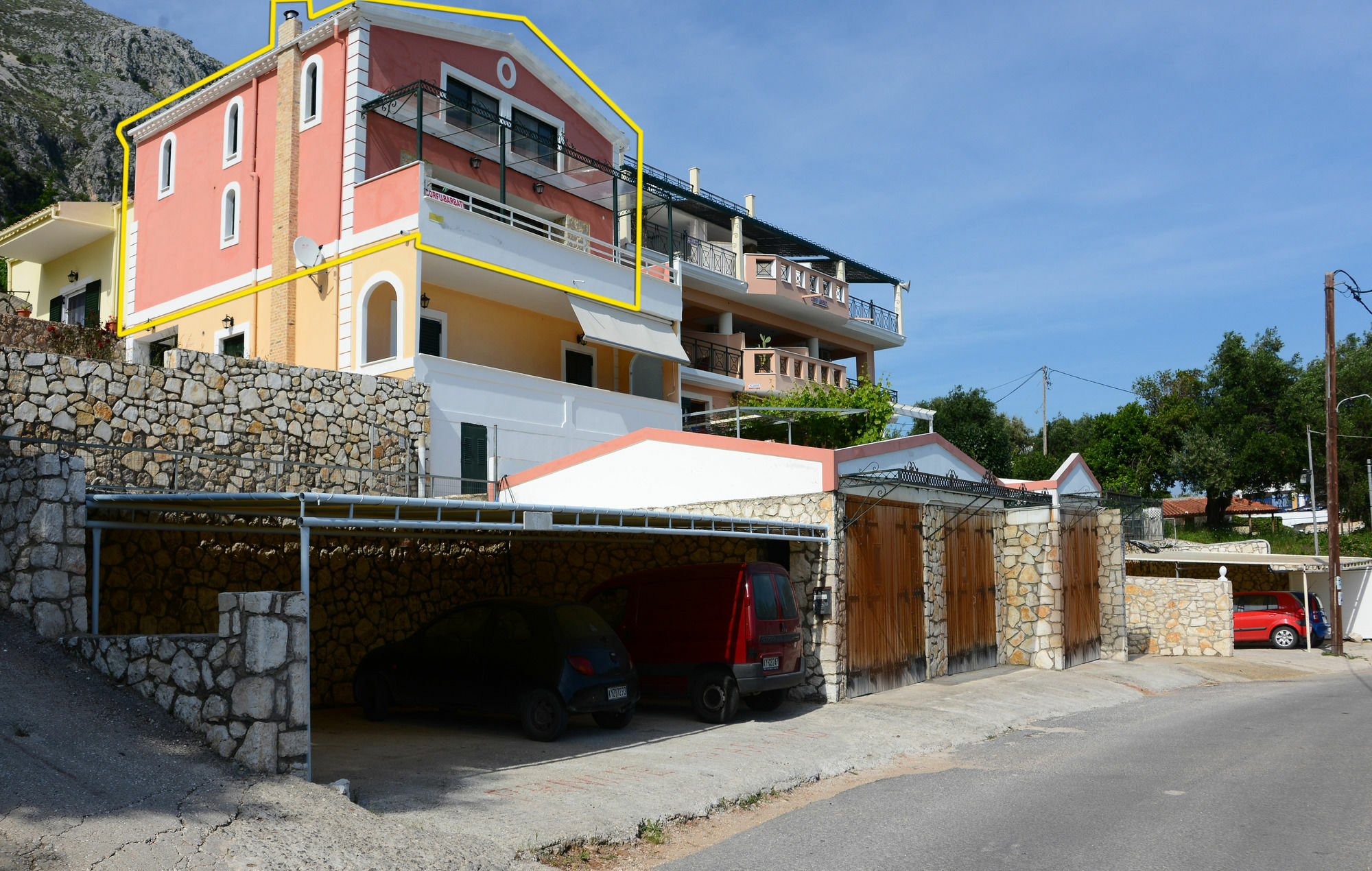 Sarakinos Apartments Barbati Ngoại thất bức ảnh